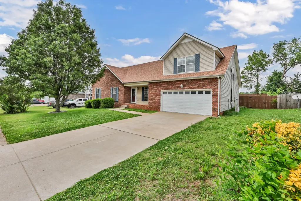 727 Ellie Nat Drive Clarksville TN 37040