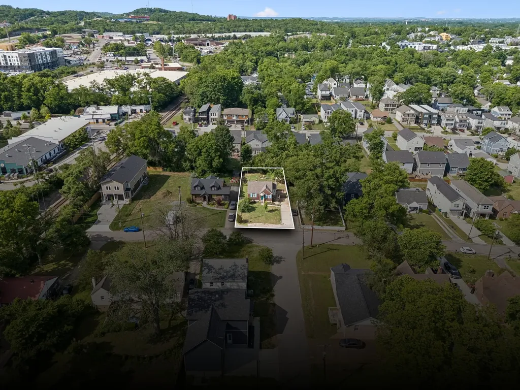 807 Fairwin Avenue Nashville TN 37216