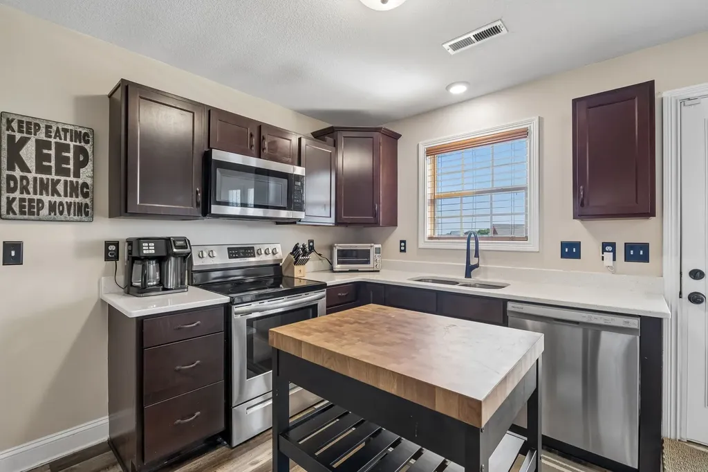 2041 Jackie Lorraine Drive Clarksville TN 37042