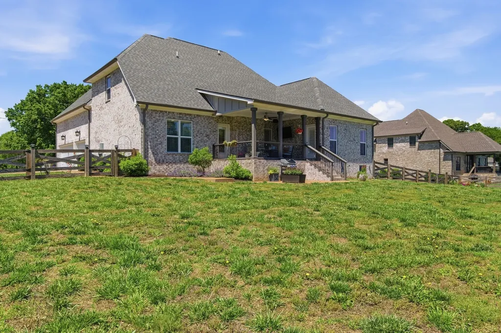 17845 Highway 76, E Springfield TN 37172