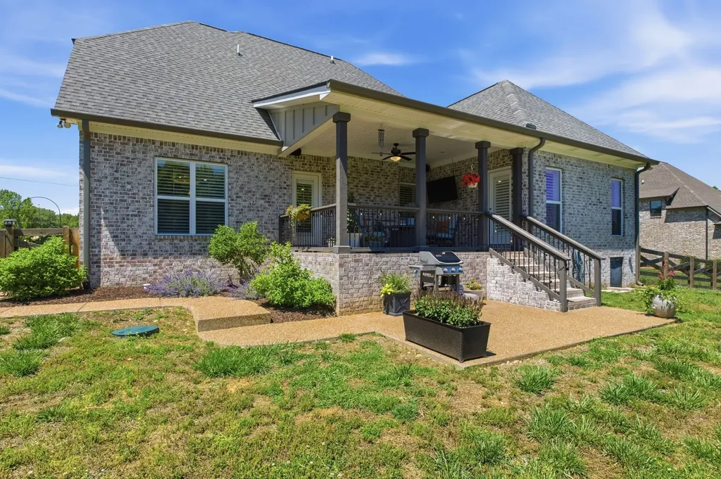 17845 Highway 76, E Springfield TN 37172