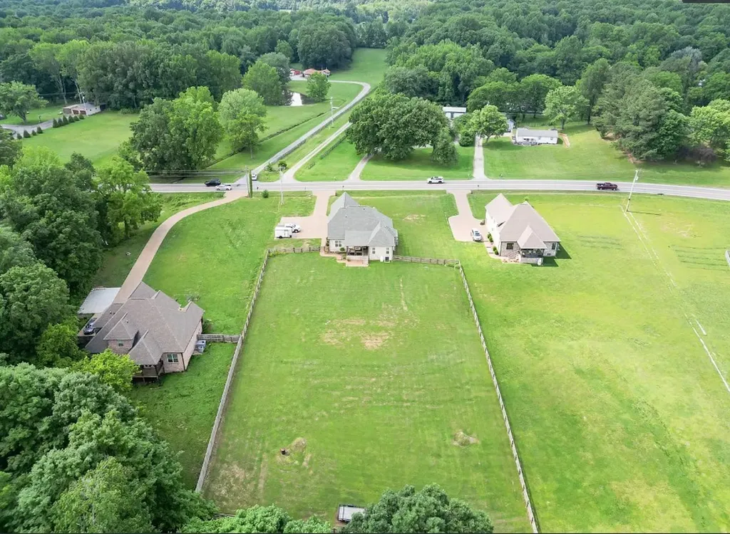 17845 Highway 76, E Springfield TN 37172
