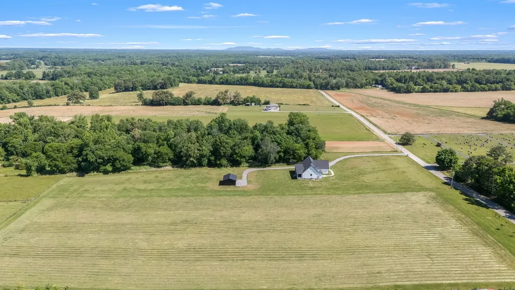 796 Deberry Road Morrison TN 37357