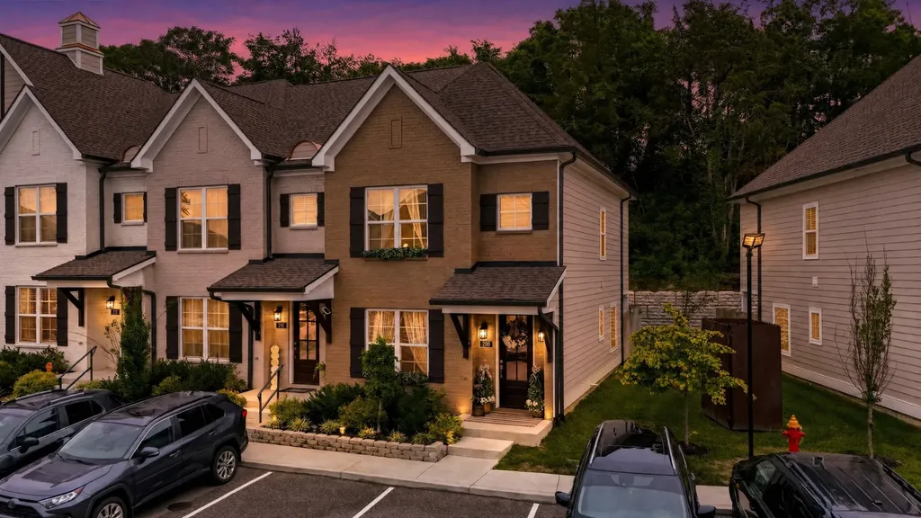 Nashville TN, 730 Old Hickory Boulevard, Unit 208