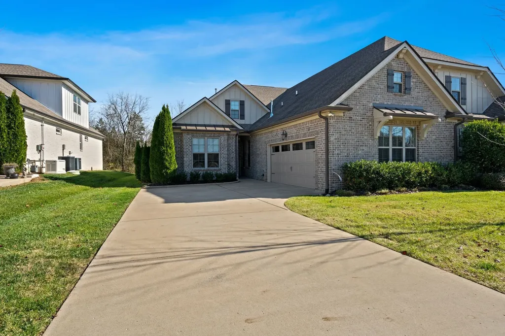 2279 Seven Points Circle Hermitage TN 37076