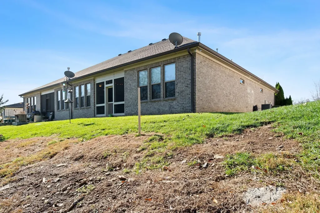 2279 Seven Points Circle Hermitage TN 37076