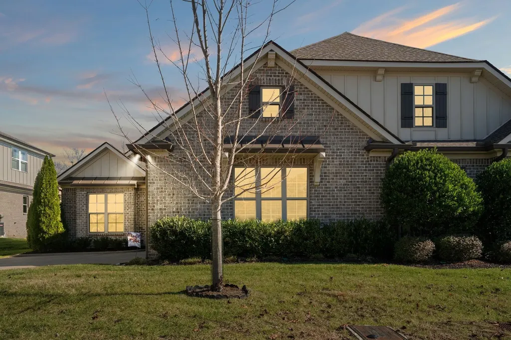 2279 Seven Points Circle Hermitage TN 37076