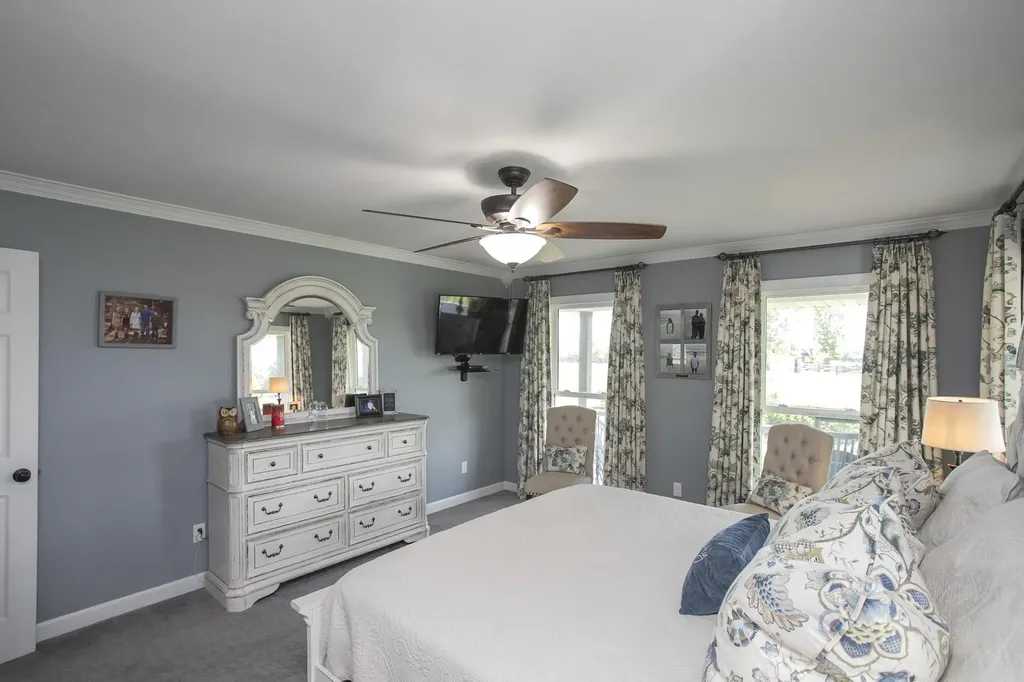 1043 Shelton Road Charlotte TN 37036