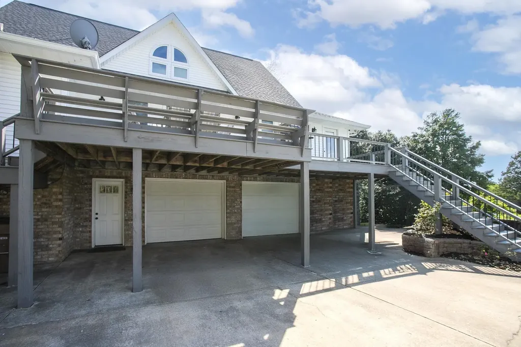 1043 Shelton Road Charlotte TN 37036