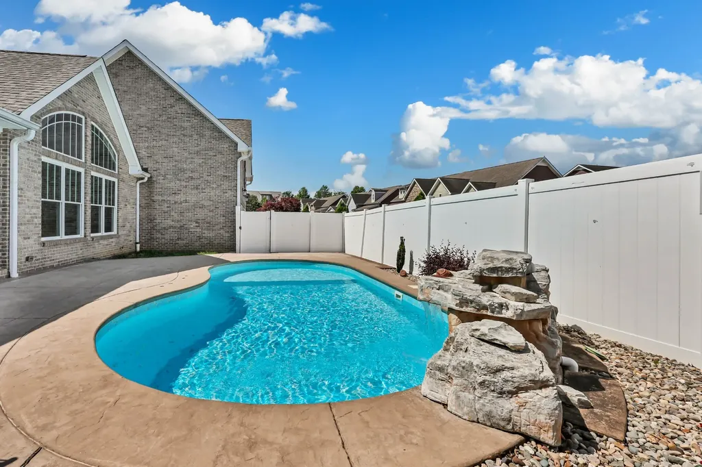 464 Pond Apple Road Clarksville TN 37043