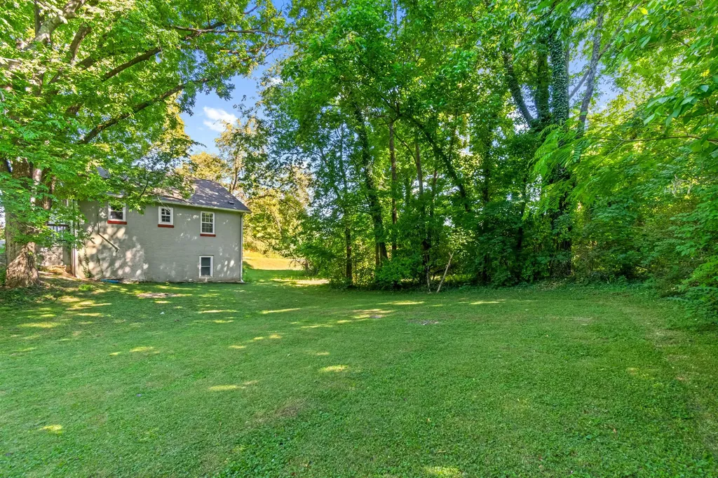 2008 Thomas Avenue Columbia TN 38401