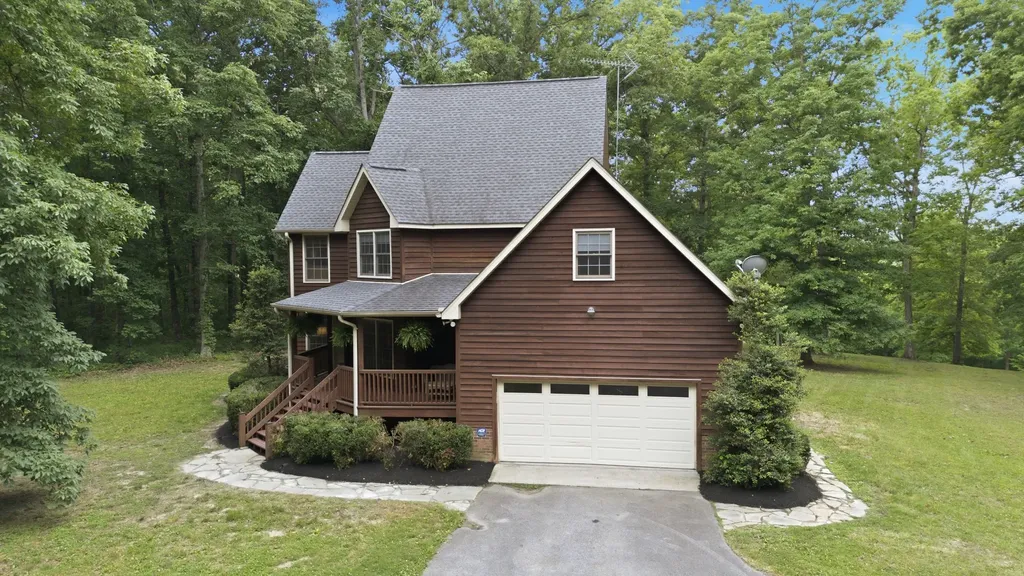 957 Ford Road White Bluff TN 37187