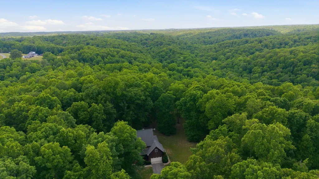 957 Ford Road White Bluff TN 37187
