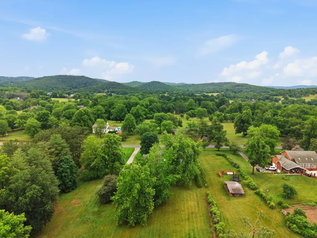 1009 Valley Forge Drive Arrington TN 37014