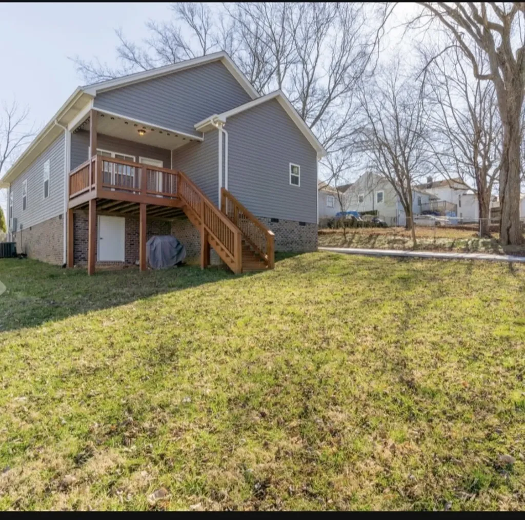 207 Walnut St, N Springfield TN 37172