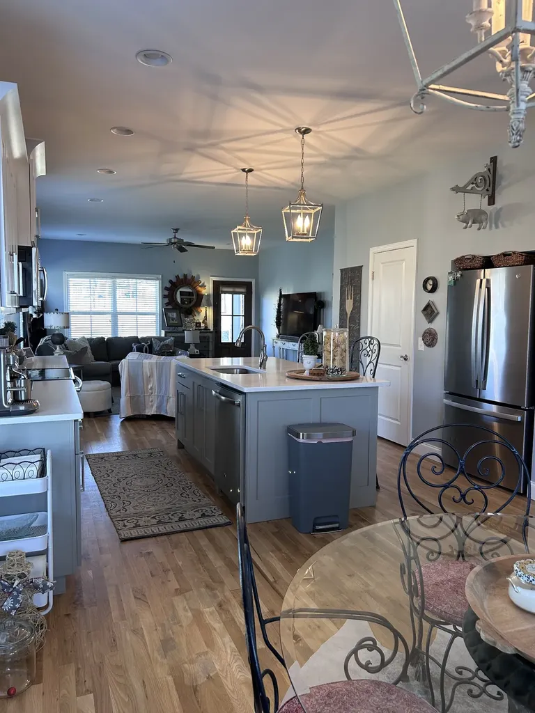 207 Walnut St, N Springfield TN 37172