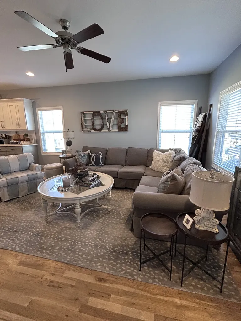 207 Walnut St, N Springfield TN 37172
