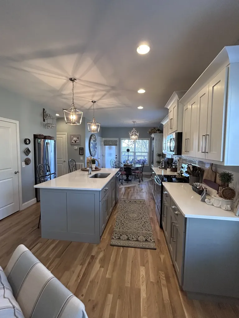 207 Walnut St, N Springfield TN 37172