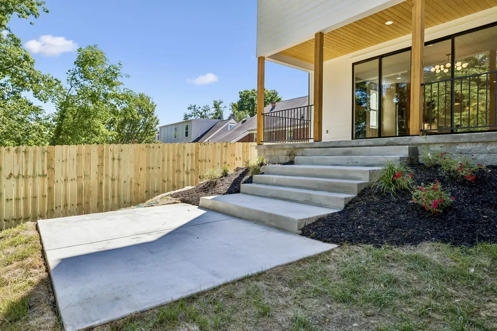 2820A Bronte Avenue Nashville TN 37216