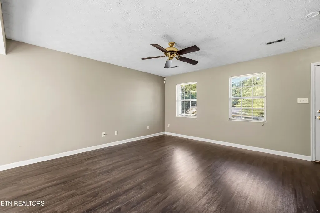 5950 Warrenpark Lane Knoxville TN 37912