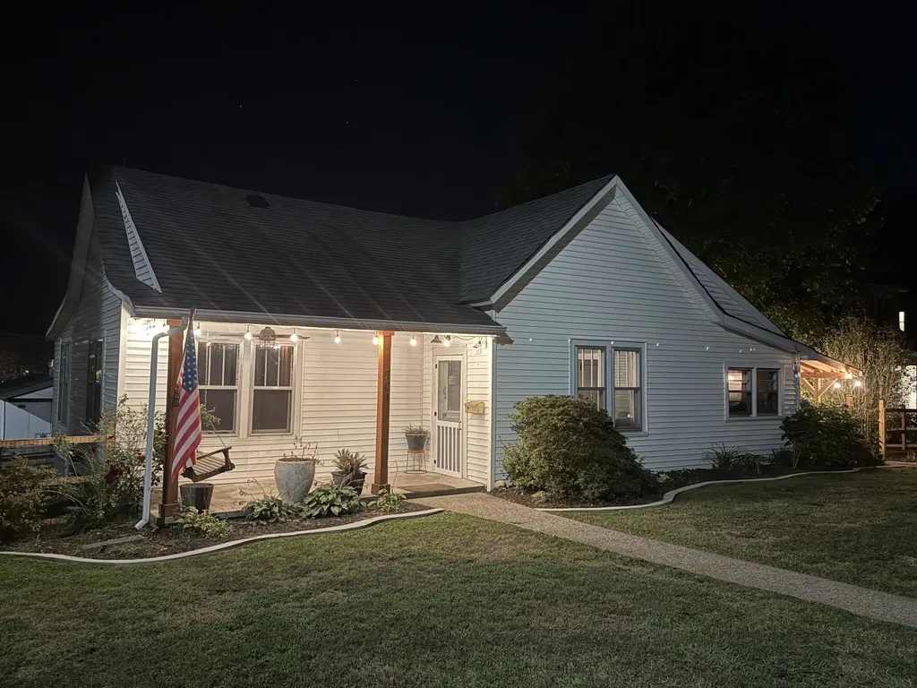 701 W 5th Street Dickson TN 37055