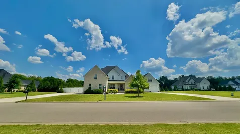 2511 Landis Court Murfreesboro TN 37128