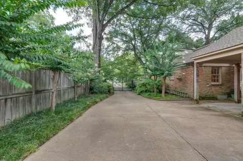 65 Laverne Lane Memphis TN 38117