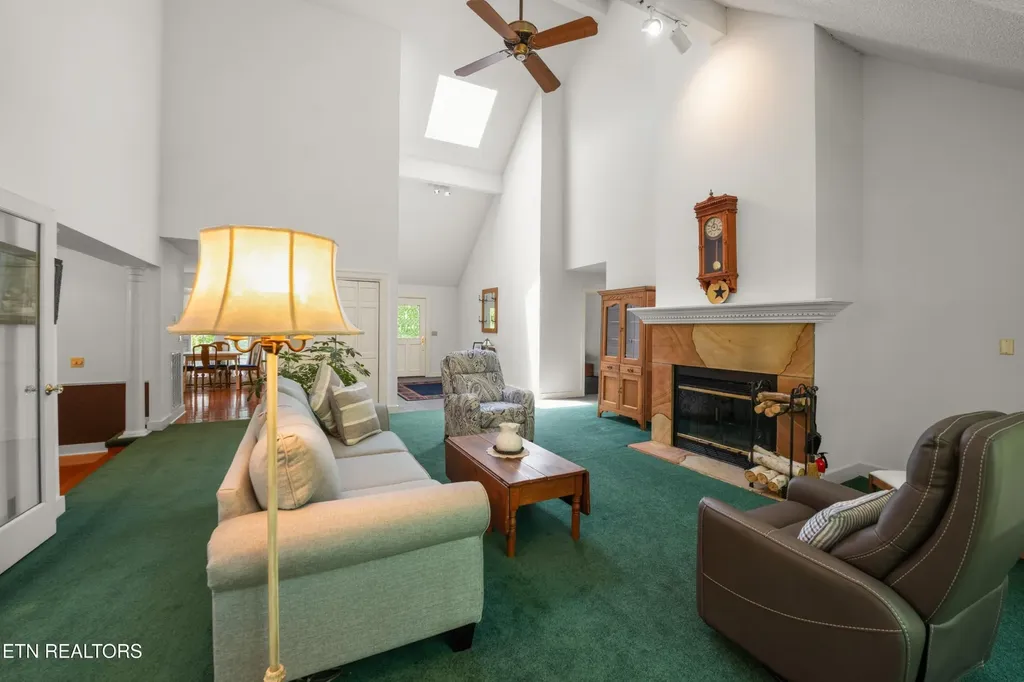 15 Cloverdale Circle Crossville TN 38558