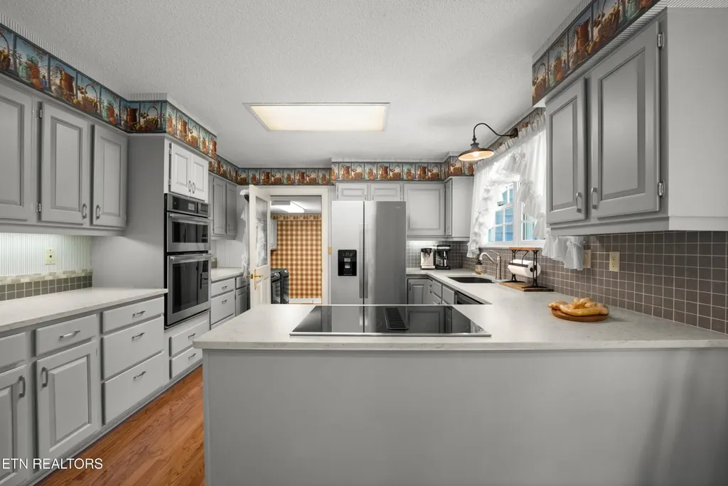 15 Cloverdale Circle Crossville TN 38558
