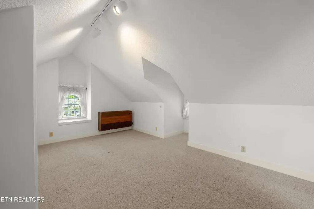 15 Cloverdale Circle Crossville TN 38558