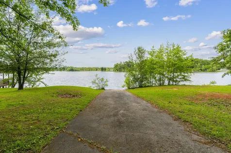 46 Lakeshore Drive Beechgrove TN 37018