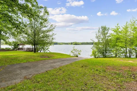46 Lakeshore Drive Beechgrove TN 37018