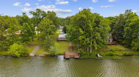 46 Lakeshore Drive Beechgrove TN 37018