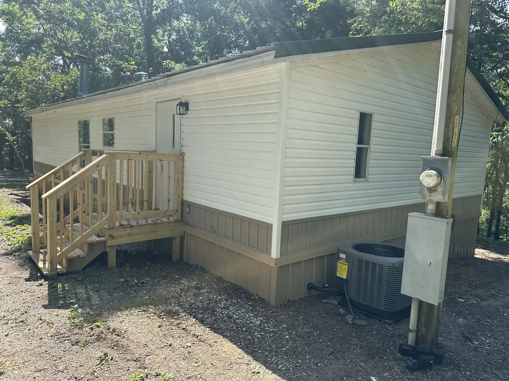 60 Dawson Lane Gordonsville TN 38563