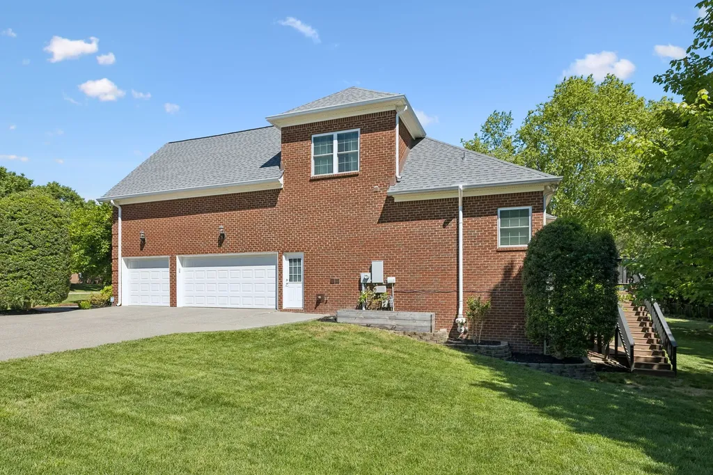 1601 Fair House Road Spring Hill TN 37174