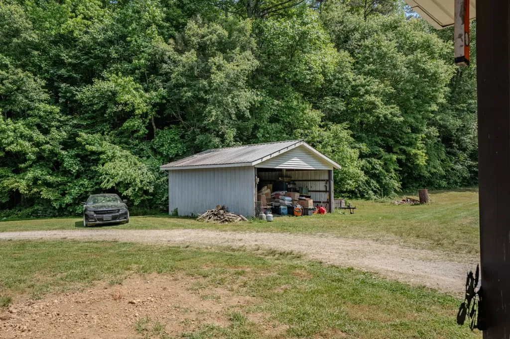 8150 Suckstem Branch Road Lawrenceburg TN 38464