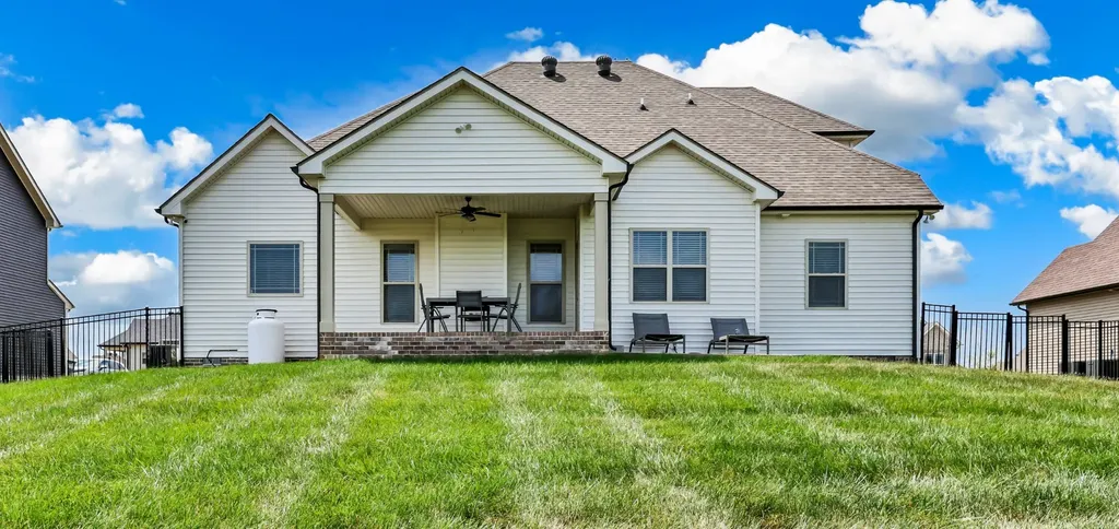 717 High Plains Drive Clarksville TN 37043