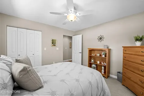 26 Bent Oak Lane Crossville TN 38558
