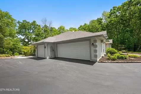 26 Bent Oak Lane Crossville TN 38558