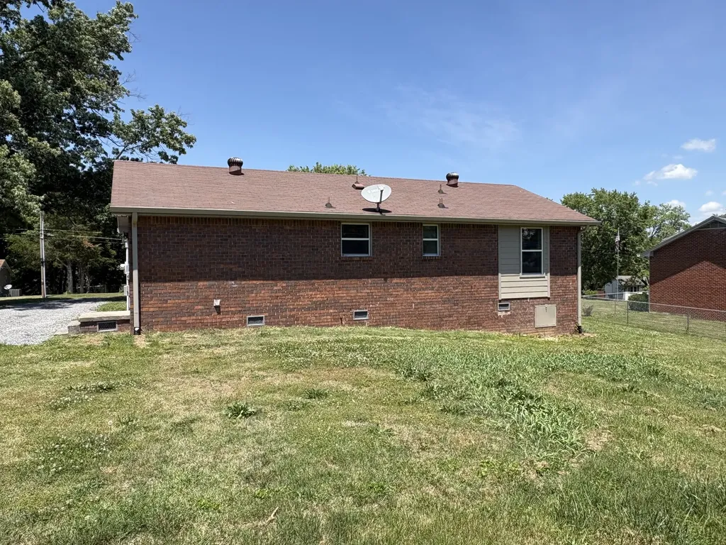 1513 Ridgewood Ct, E Gallatin TN 37066