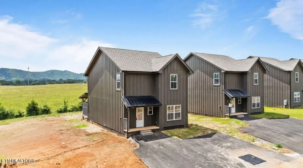 972 Lacy Court Sevierville TN 37862