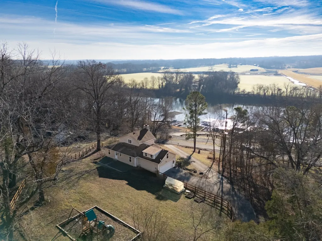 1176 Seven Mile Ferry Road, N Clarksville TN 37040
