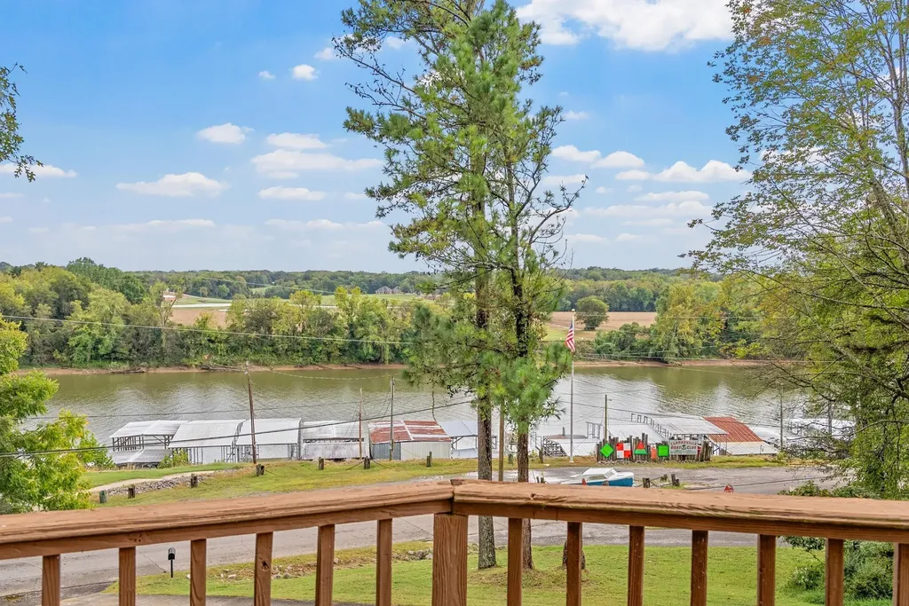1176 Seven Mile Ferry Road, N Clarksville TN 37040