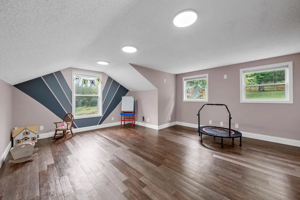1176 Seven Mile Ferry Road, N Clarksville TN 37040