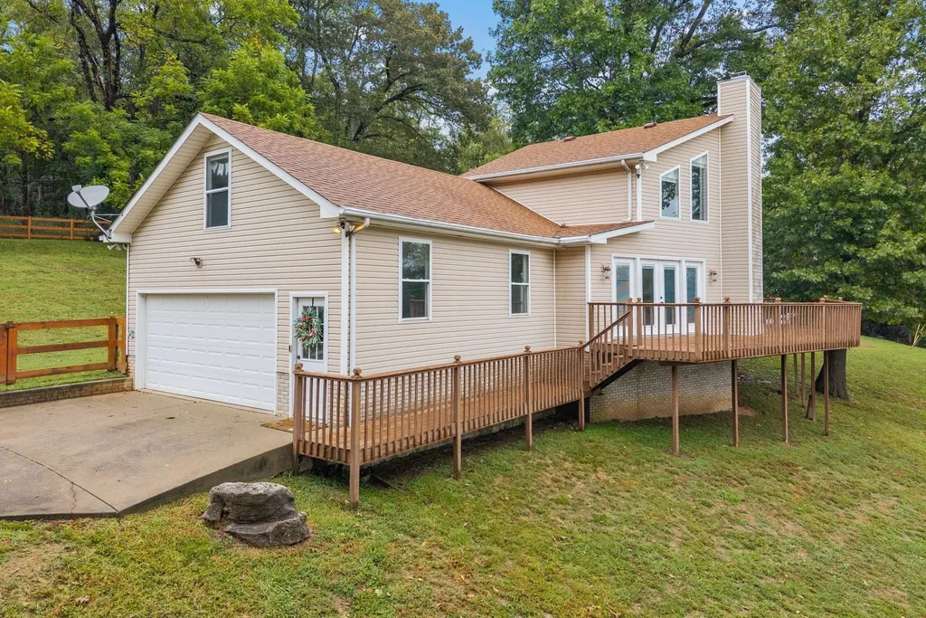 1176 Seven Mile Ferry Road, N Clarksville TN 37040