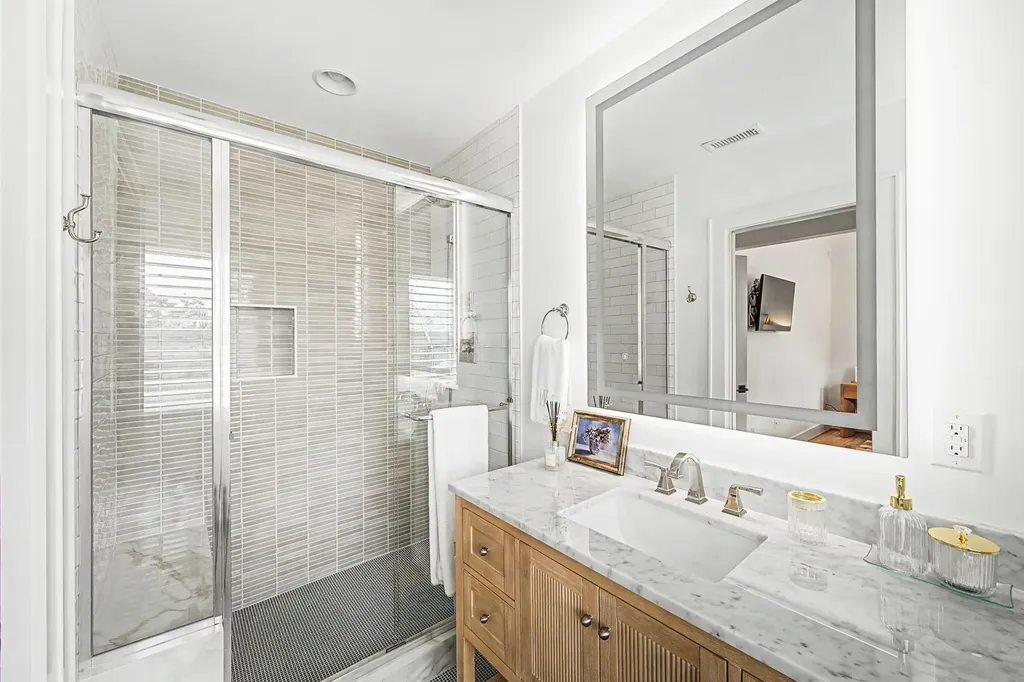 2012 Cedar Lane Nashville TN 37212