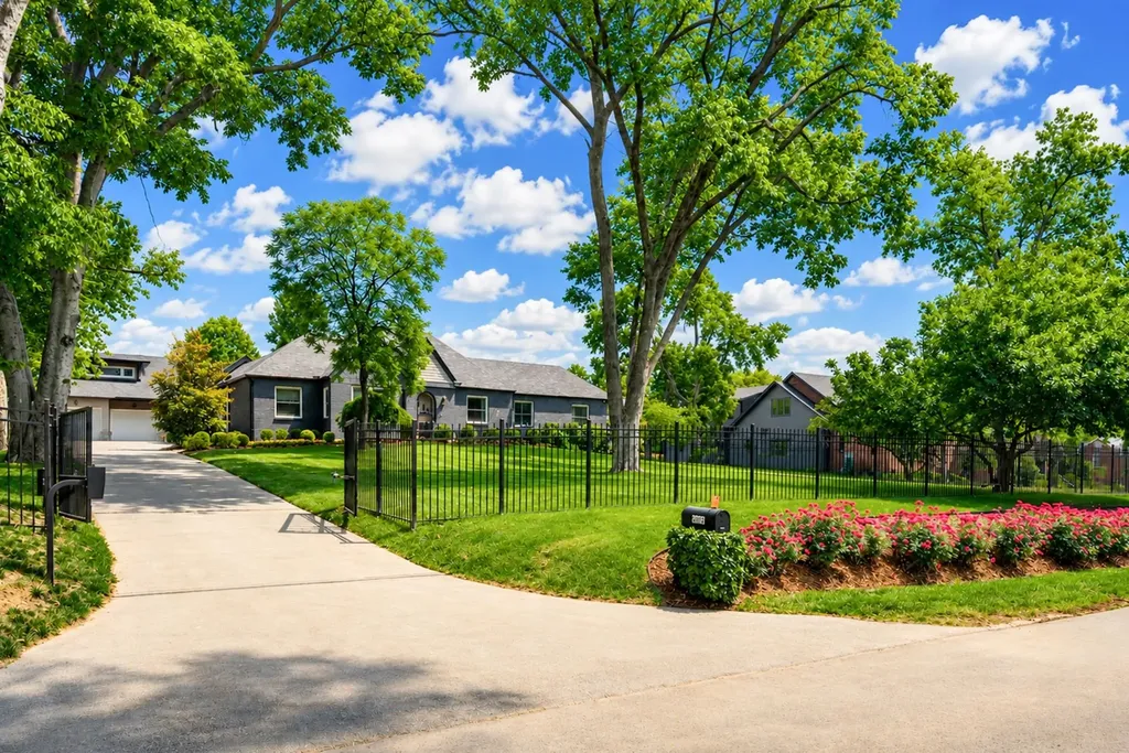 2012 Cedar Lane Nashville TN 37212