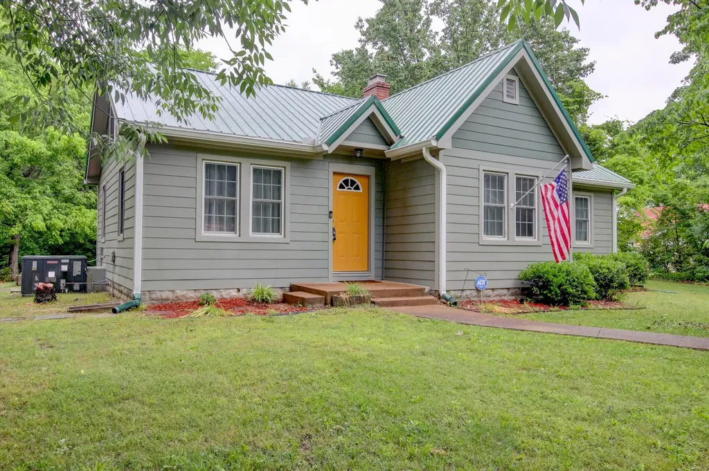 1115 Woodard Street Clarksville TN 37040