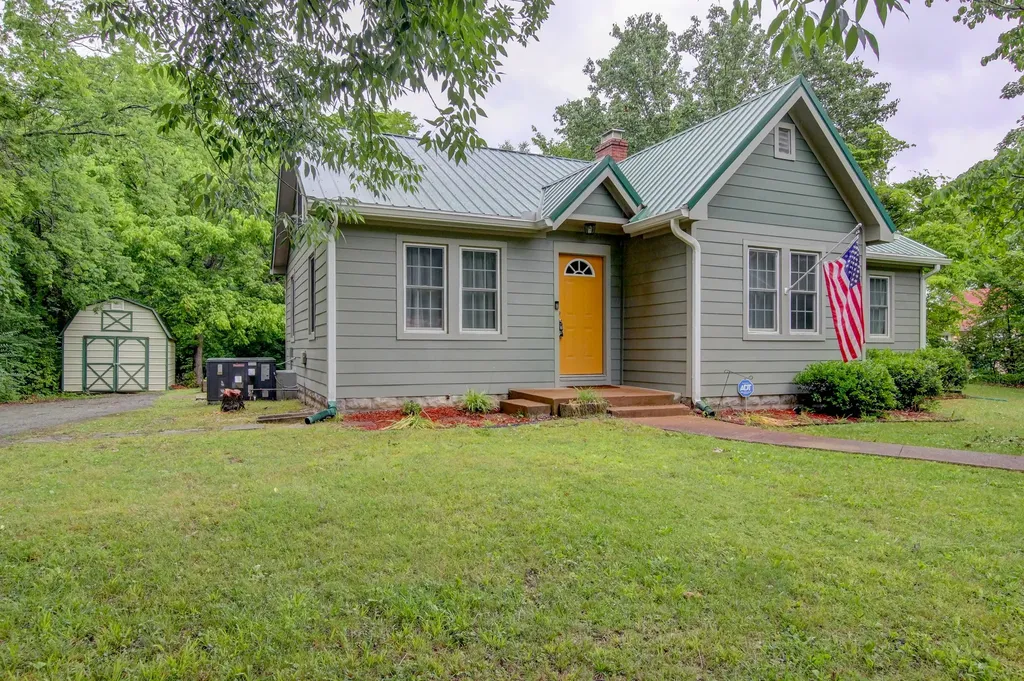 1115 Woodard Street Clarksville TN 37040