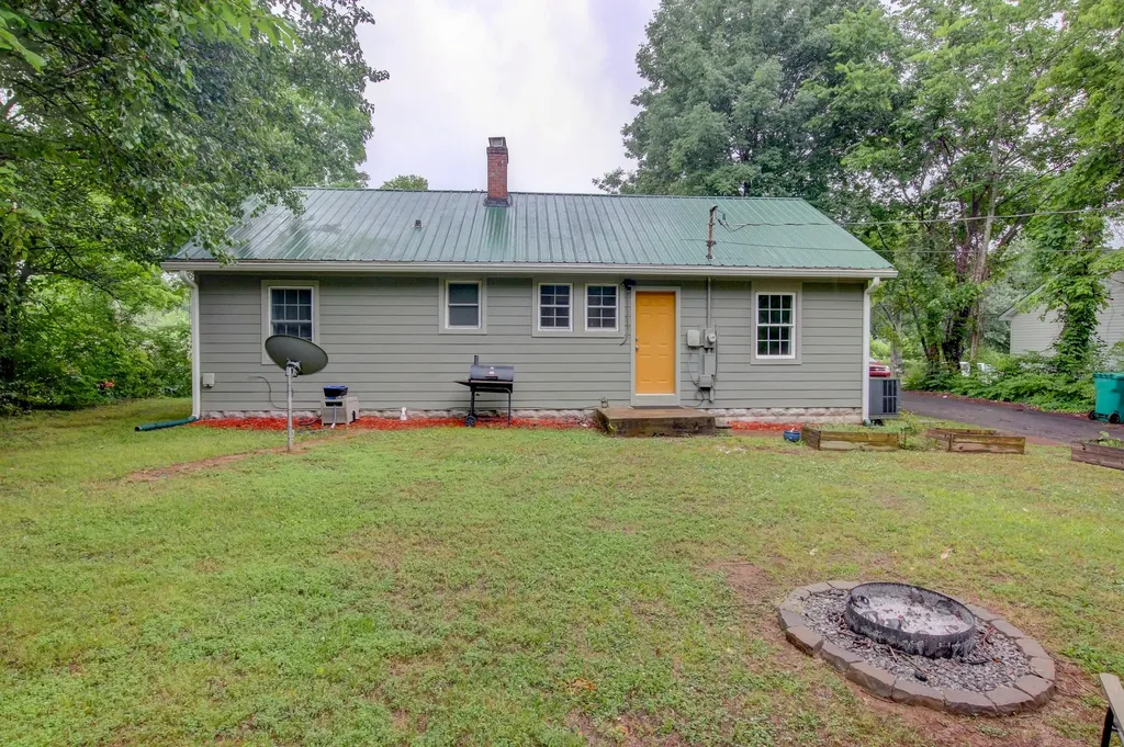 1115 Woodard Street Clarksville TN 37040
